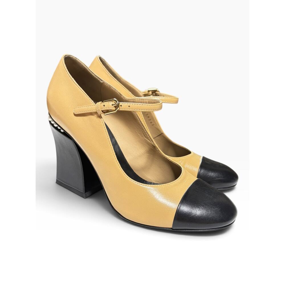 Chanel 2022 Metiers d'Art Pearl CC Cap Toe Mary Jane Pumps Beige Black 38 8 - Picture 2 of 12